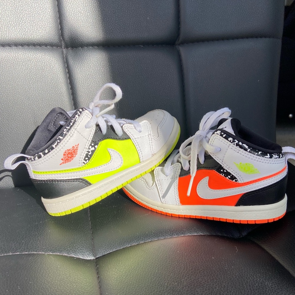 Jordan 1 Mid “Hyper Crimson/Volt/White”